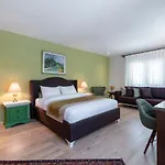 Sunolus Vineyardhouse Отель *