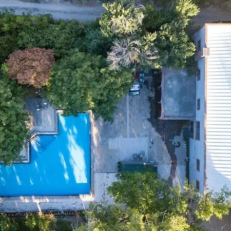 Sunolus Vineyardhouse 카이세리